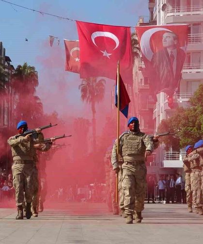 Mersin'de 30 Ağustos Zafer Bayramı coşkuyla kutlandı