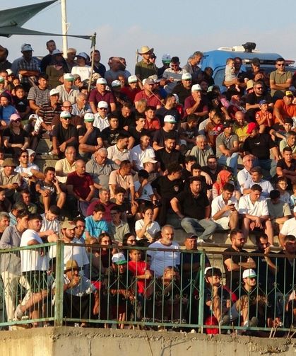 Mersin'deki futbol turnuvası finalini binlerce taraftar izledi