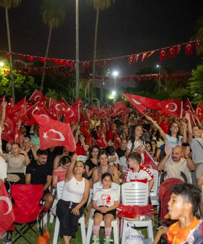 Mersin'de Filenin Sultanlarının şampiyonluk coşkusu yaşandı