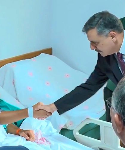 Bakan Tekin ve Bakan Çiftçi Yaralı Öğrencileri Ziyaret Etti