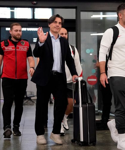 Montella: "Türkiye'nin teknik direktörlüğünü yapmak benim için büyük bir onurdu"