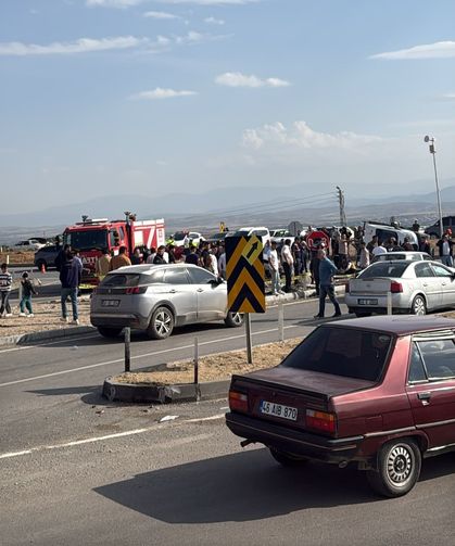 MHP'li milletvekili ve il başkanının konvoyunda kaza: 1 ölü, 4 yaralı
