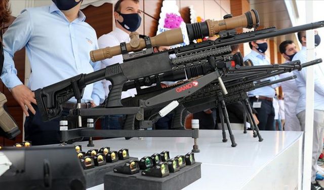Milli periskop ve nişangah törenle teslim edildi