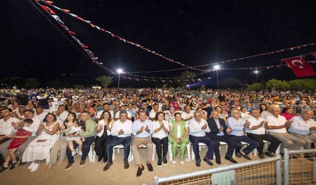 Başkan Seçer, ’1. Aydıncık Yaza Veda Festivali’ne katıldı