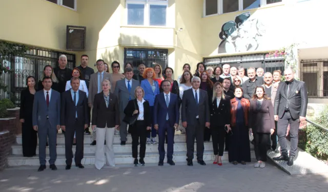 İzmir'de Türkiye Yüzyılı Maarif Modeli Ölçme ve Değerlendirme Semineri gerçekleşti