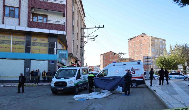 Elazığ’da beton pompa aracının çarptığı yaşlı adam hayatını kaybetti