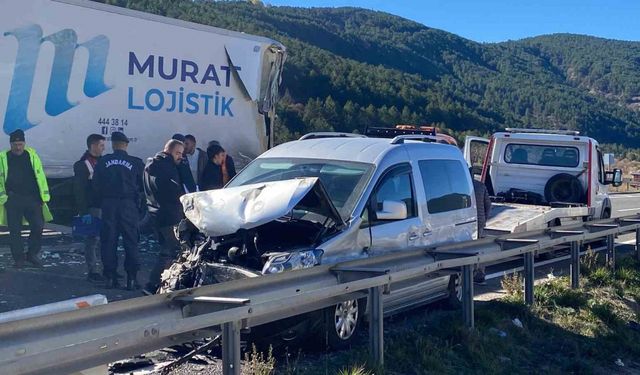 14 kişinin yaralandığı kaza sebebiyle kapanan D100 yeniden trafiğe açıldı