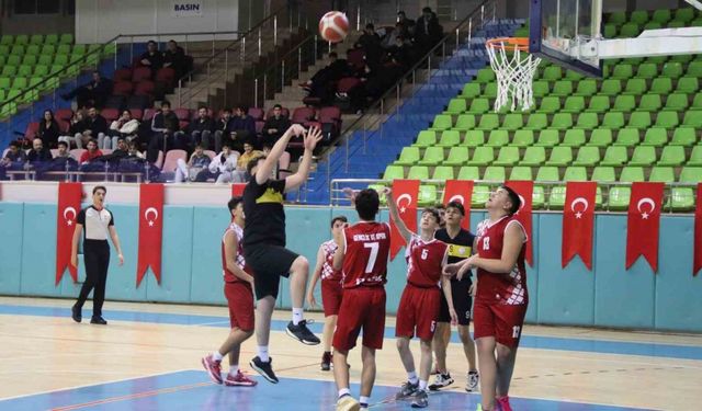 Elazığ’da basketbol U18 yerel lig mücadelesi başladı