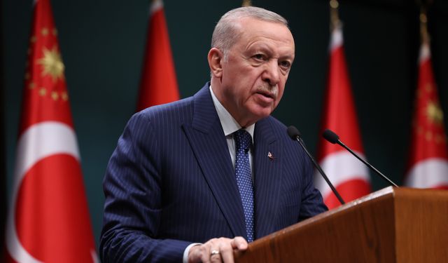 Cumhurbaşkanı Erdoğan: "Gün siyaset yapma değil, dayanışma, bir ve beraber olma günüdür"