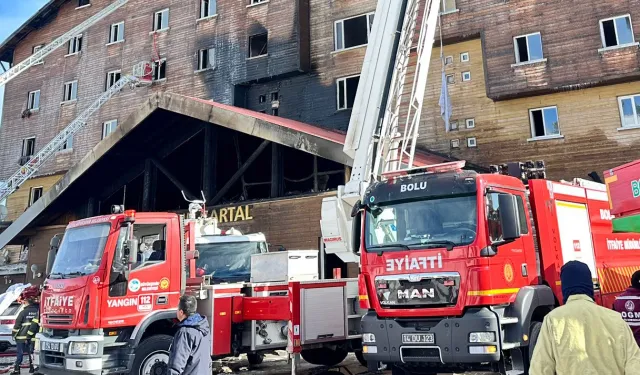 Sakarya itfaiyesi Kartalkaya'da yangına desteğe katıldı