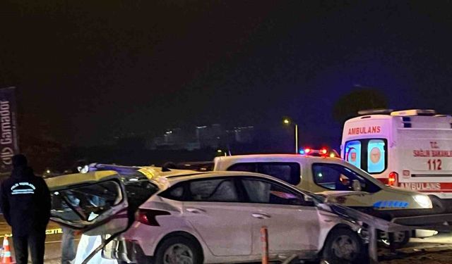 Ankara’da kontrolden çıkan otomobil bariyerlere saplandı: 1 ölü