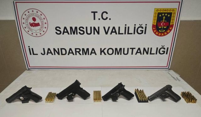 Jandarma bir evde 4 adet tabanca ele geçirdi