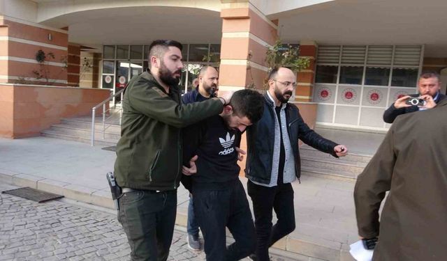 Komşusunu öldürüp 3 kişiyi de yaralayan sanık: “Olay yaşandığı sırada uyuşturucu etkisi altındayım, pişmanım”