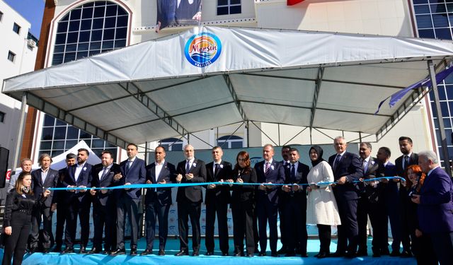 Bakan Işıkhan: "Herkese birinci sınıf sağlık hizmeti sunan tek ülkeyiz"