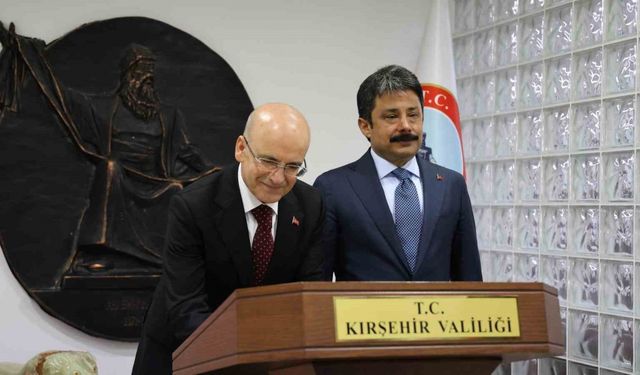 Hazine ve Maliye Bakanı Şimşek, Kırşehir’de iş adamlarıyla buluştu