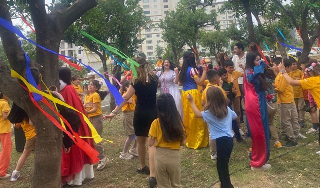 Barbaros'ta Geleneksel Bahar Şenliği Coşkusu