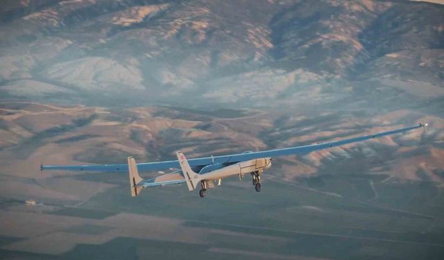 AKSUNGUR'dan milli motorla irtifa rekoru