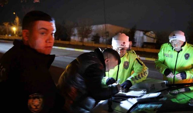 Alkolden ehliyeti iptal edildi, yine alkollü ve ehliyetsiz yakalandı