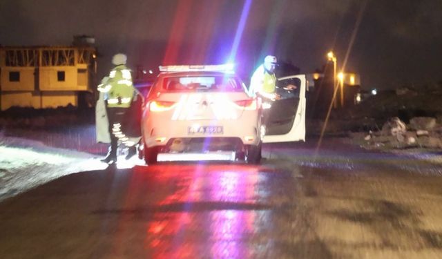 Polis ile alkollü sürücü kovalamacası kamerada
