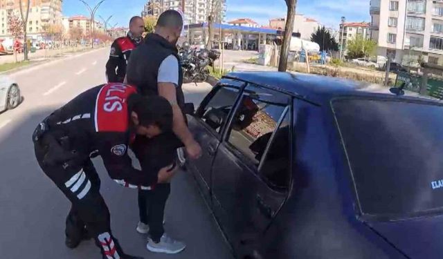 Ruhsatsız tabancayla yakalandı, gözaltına alındı