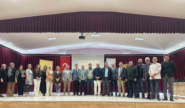 Afyonkarahisar’da Edebiyat Akademisi’nde Mehmet Akif Ersoy anıldı