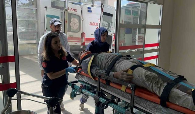 İnşaat iskelesi çöktü: 2 yaralı