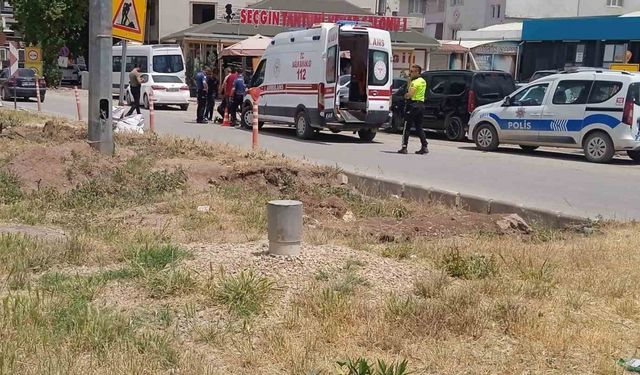 Motosiklet yayaya çarptı: 1 yaralı