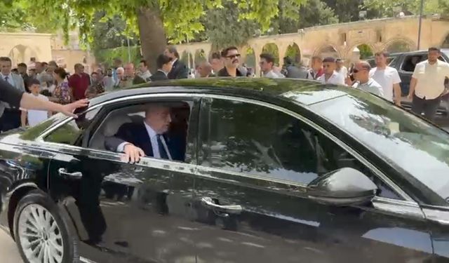 Müsavat Dervişoğlu’ndan tepki çeken hareket