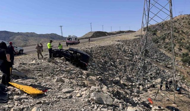 Şırnak’ta kamyonet şarampole devrildi: Aynı aileden 3 kişi öldü, 3 yaralı