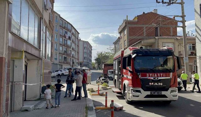 Tamir ettiği arabasının altında kalan adam hayatını kaybetti