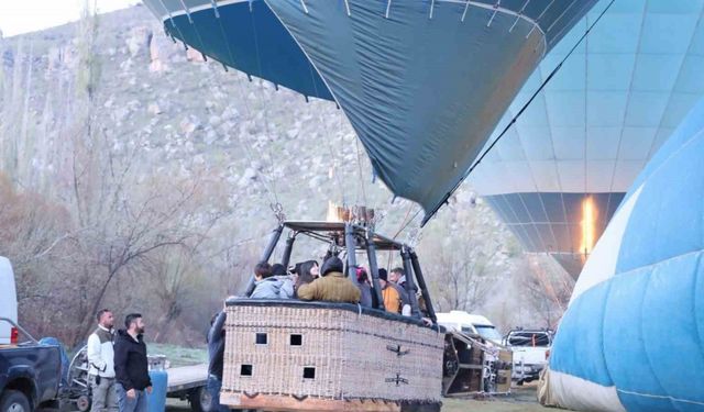 Turistler balon ile Ihlara Vadisi’ni havadan keşfediyor