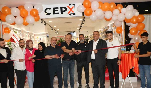 Van’da Cep X telefon mağazası açıldı