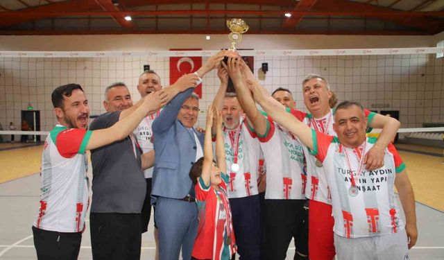 Voleybol turnuvasının şampiyonu belli oldu