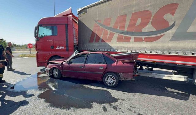 Aksaray’da tırla otomobil çarpıştı: 2 yaralı