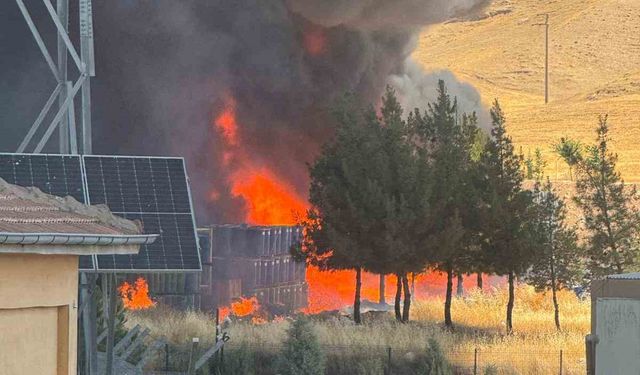 Batman OSB’de fabrika yangını