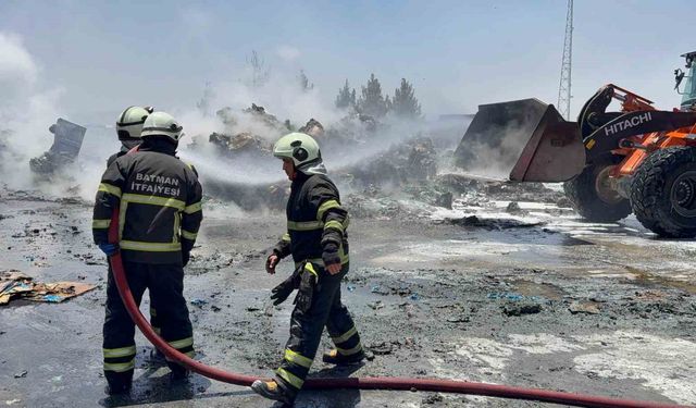 Batman OSB’de meyve suyu fabrikasında yangın paniği