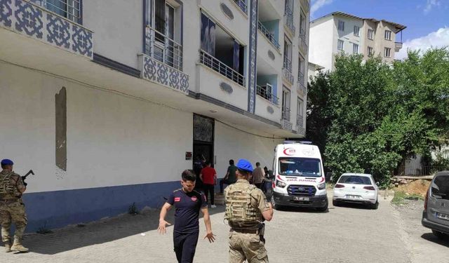 Batman’da psikolojik sorunları olan şahıs, tahra ile ailesini rehin aldı