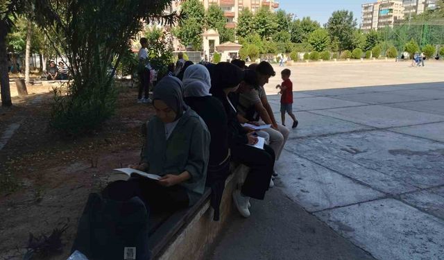 Batman’da YKS’nin ikinci oturumu AYT heyecanı