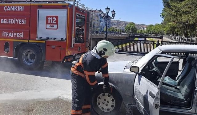 Çankırı’da seyir halindeki otomobil alev aldı