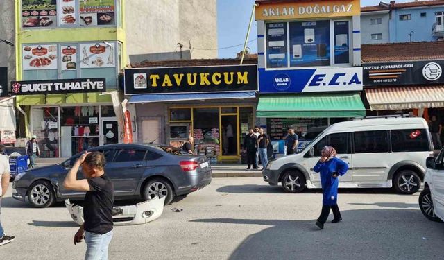 Çorum’da 3 aracın karıştığı kaza kamerada