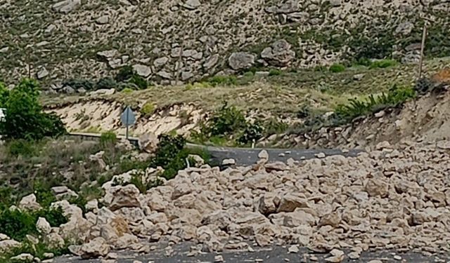 Darende’de heyelan riski nedeniyle yol ulaşıma kapatıldı