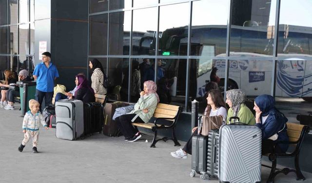 Elazığ’da bayram tatili uzamayınca otogar boş kaldı