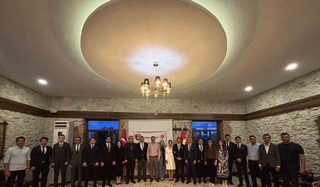 Farklı bölgelere atanan hakim ve savcılar için veda yemeği verildi