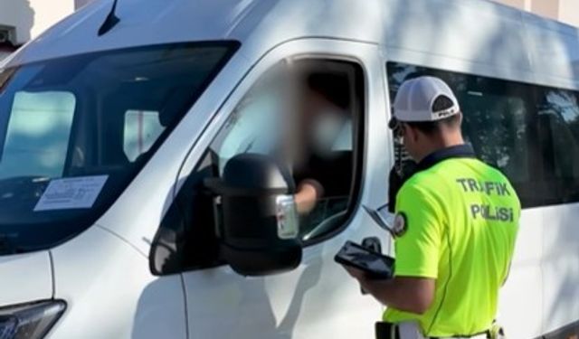 Isparta’da okul çevrelerinde denetim: 64 aranan şahıs yakalandı