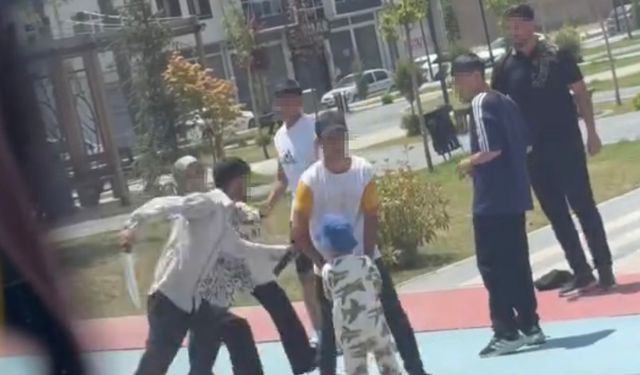 Kavga ettiği şahsa bacağından çıkardığı pala ile saldırdı