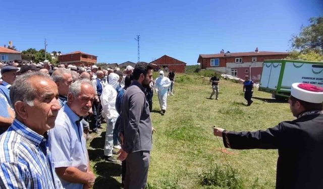 Kene sebebiyle hayatını kaybeden kadın son yolculuğuna uğurlandı