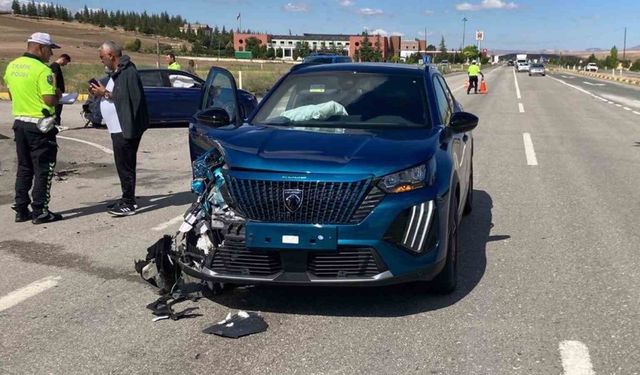 Kırıkkale’de iki otomobil çarpıştı: 2 yaralı