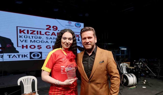 Meltem Leylekoğlu, Tavas’ta hayranlarıyla buluştu