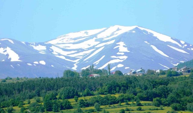 Mevsimler Posof’a güzellik katıyor
