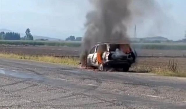 Seyir halinde yanan araç hurdaya döndü